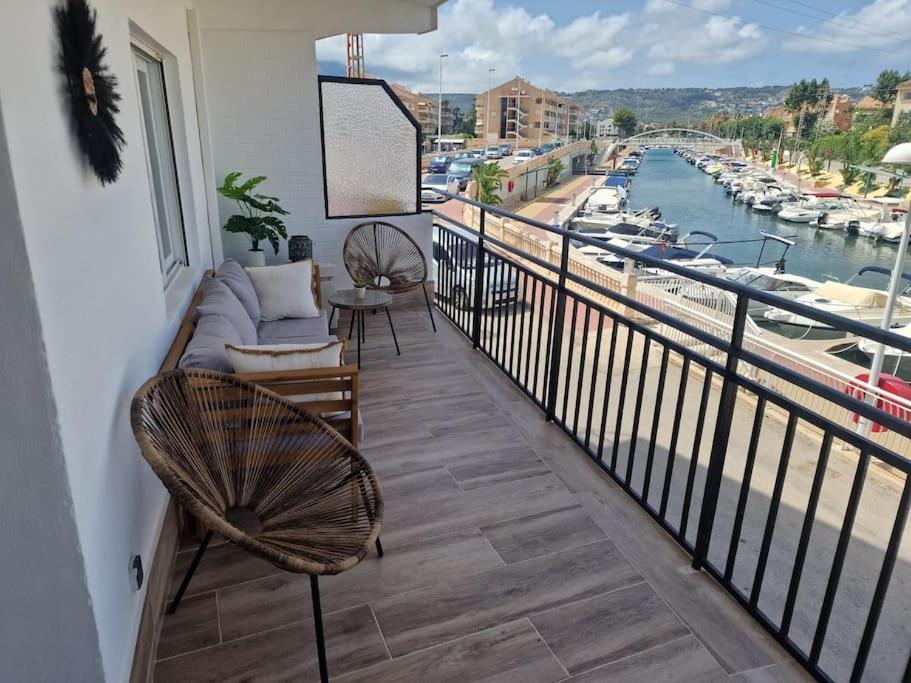 Waterfront 3 Bed Apartment, 90M From The Beach Platja de Larenal Экстерьер фото