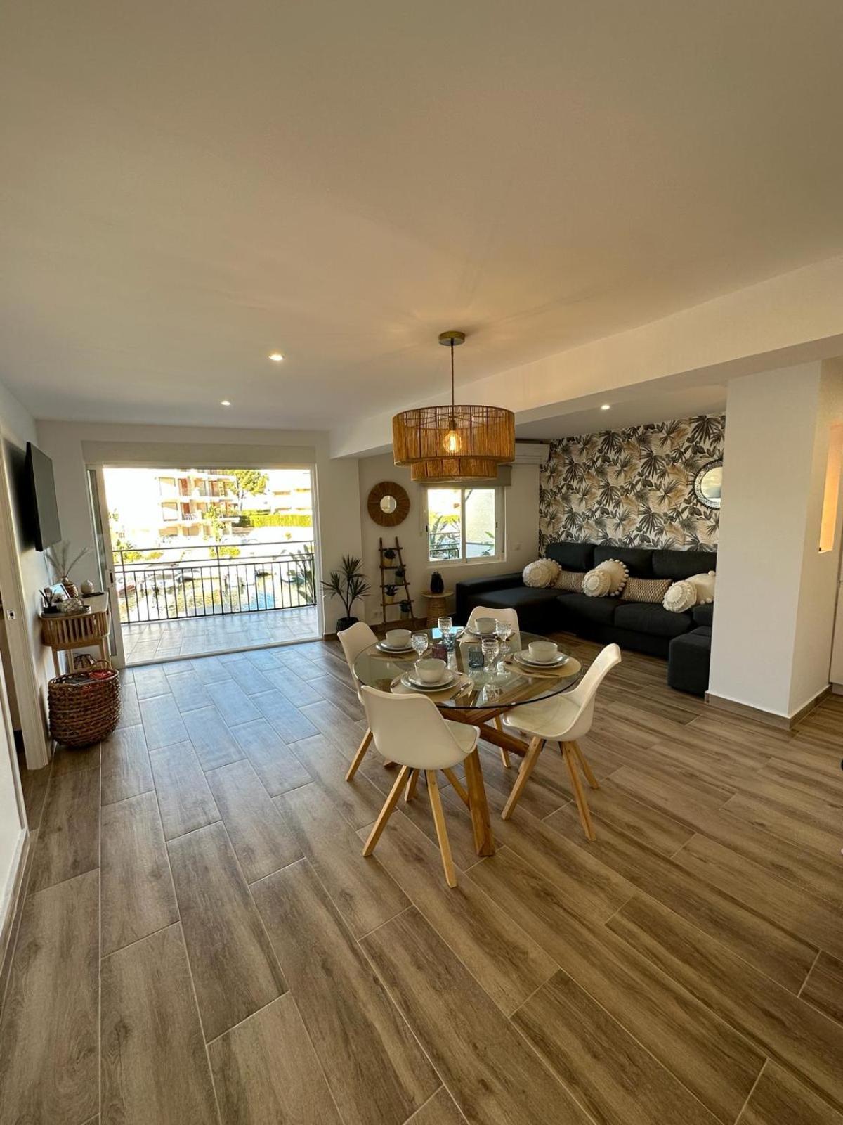 Waterfront 3 Bed Apartment, 90M From The Beach Platja de Larenal Экстерьер фото