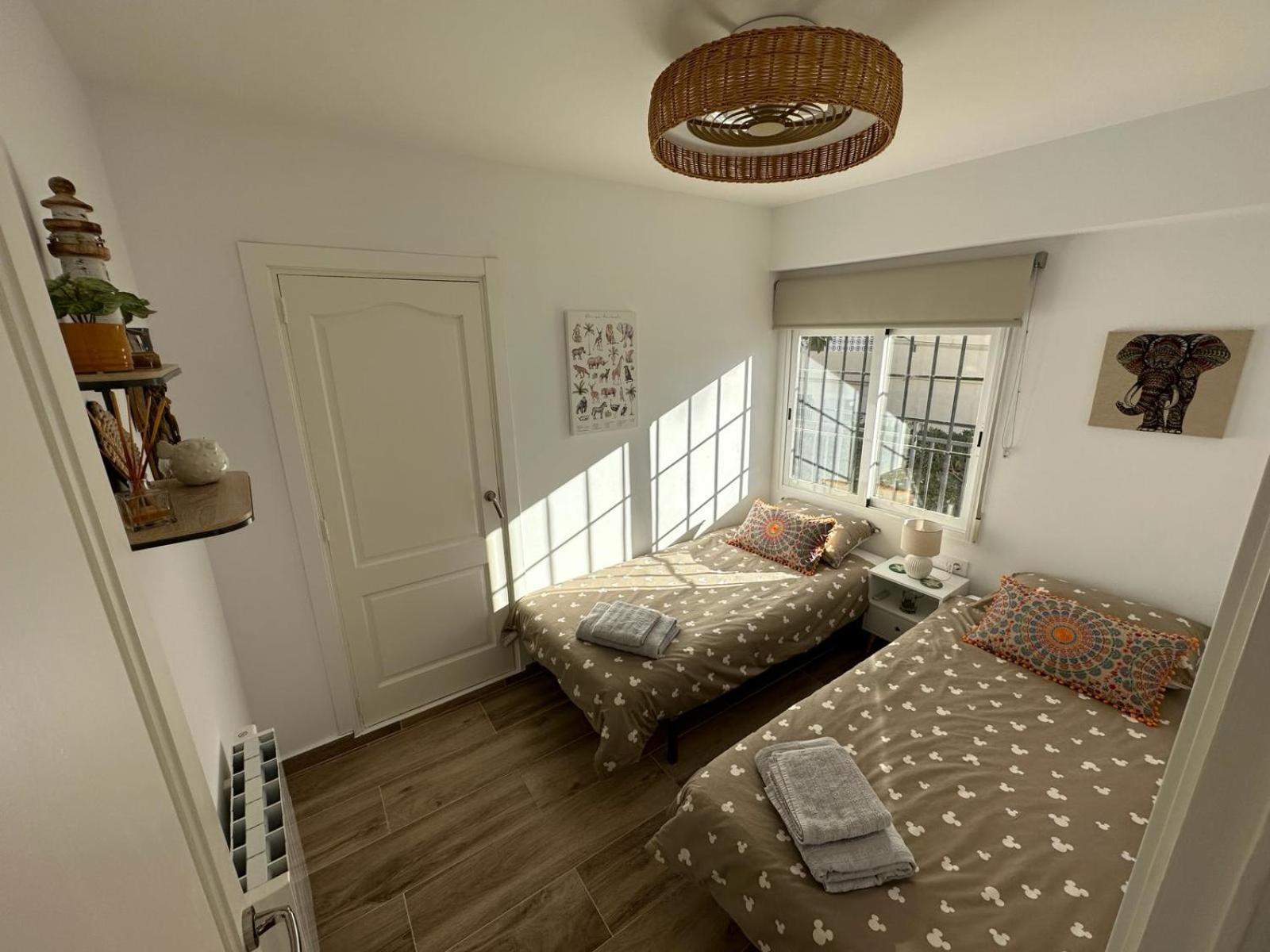 Waterfront 3 Bed Apartment, 90M From The Beach Platja de Larenal Экстерьер фото