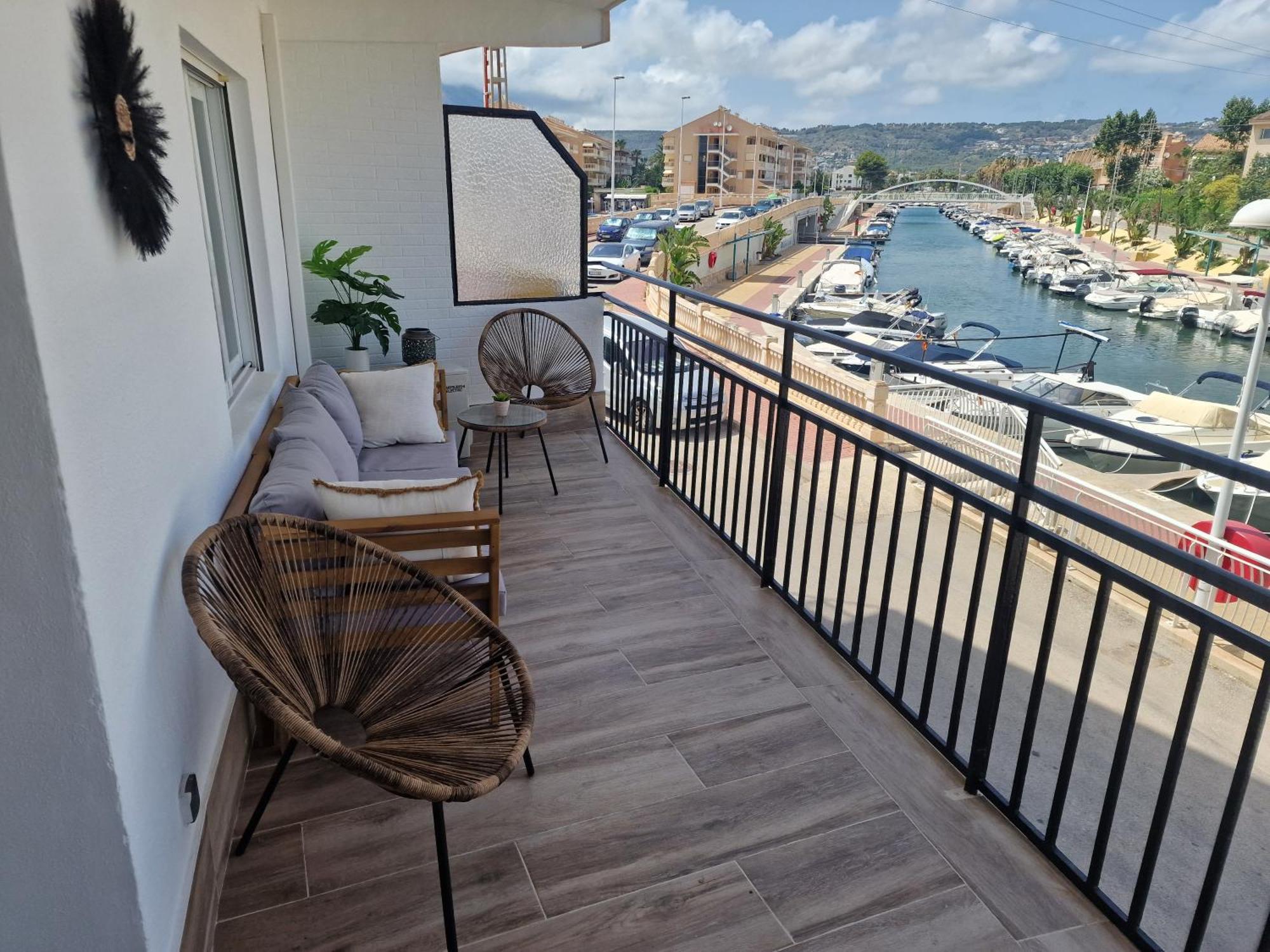 Waterfront 3 Bed Apartment, 90M From The Beach Platja de Larenal Экстерьер фото