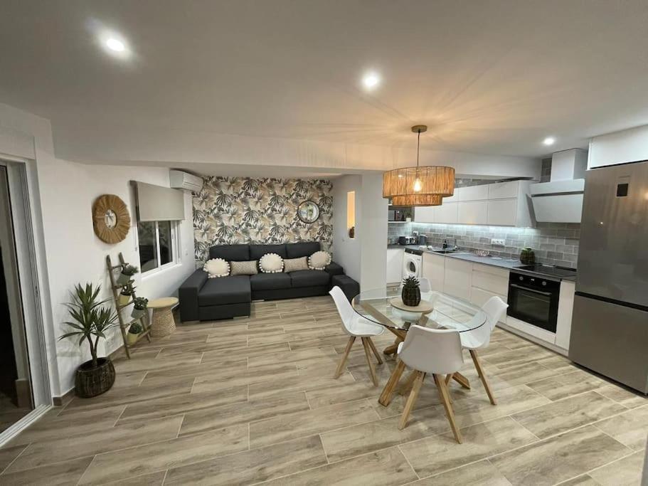 Waterfront 3 Bed Apartment, 90M From The Beach Platja de Larenal Экстерьер фото