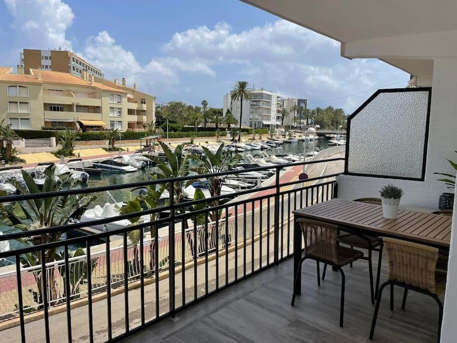 Waterfront 3 Bed Apartment, 90M From The Beach Platja de Larenal Экстерьер фото